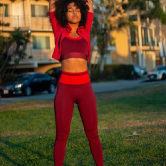 NWOT Fabletics High-Waisted Seamless Stripe 7/8 - Picture 2 of 3